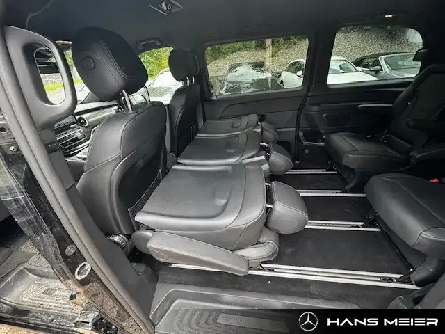Mercedes-Benz V 220