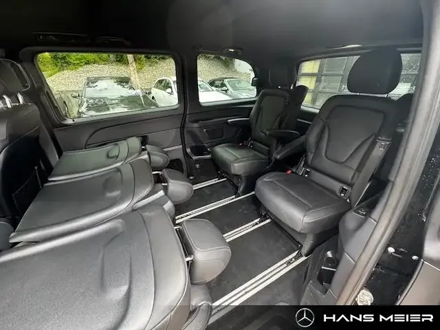 Mercedes-Benz V 220