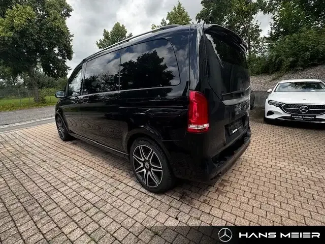 Mercedes-Benz V 220