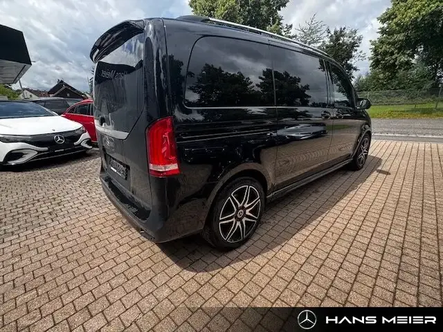 Mercedes-Benz V 220