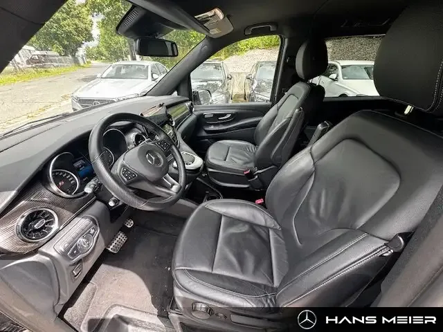 Mercedes-Benz V 220