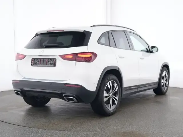 Mercedes-Benz GLA 180