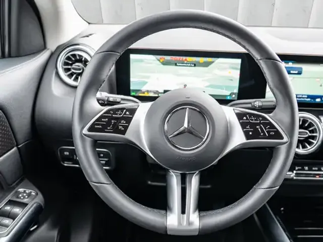 Mercedes-Benz EQA 300