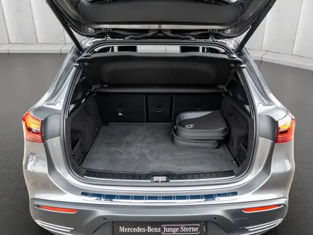 Mercedes-Benz EQA 300