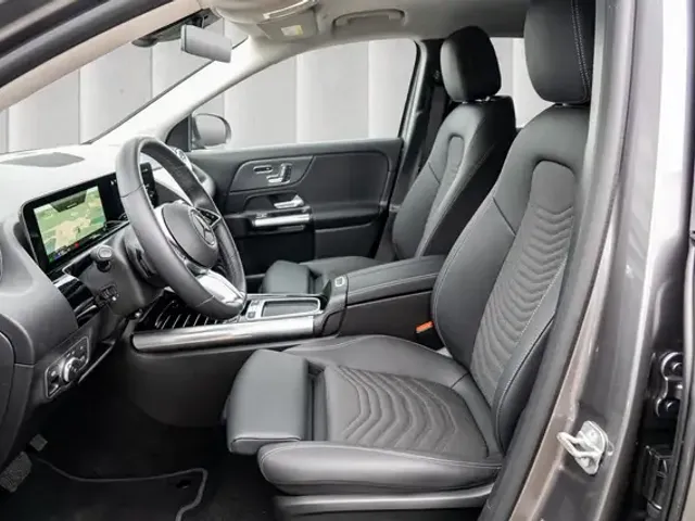 Mercedes-Benz EQA 300