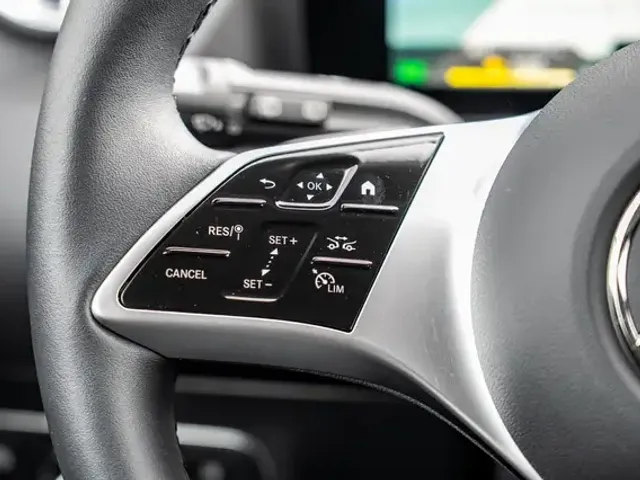 Mercedes-Benz EQA 300
