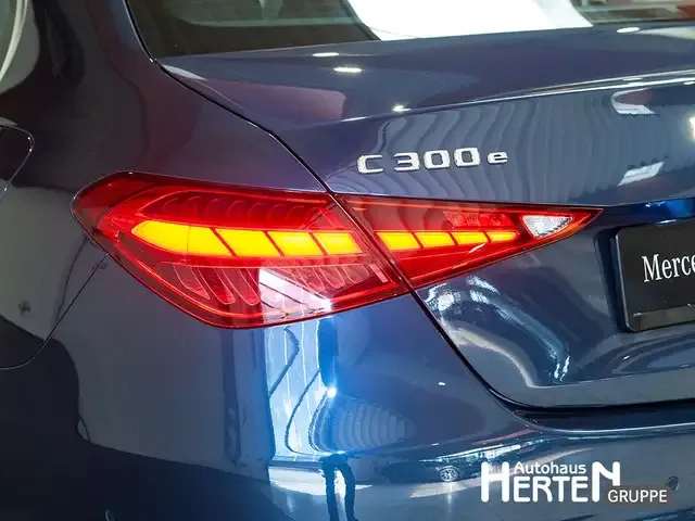 Mercedes-Benz C 300
