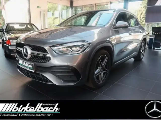 Mercedes-Benz GLA 200