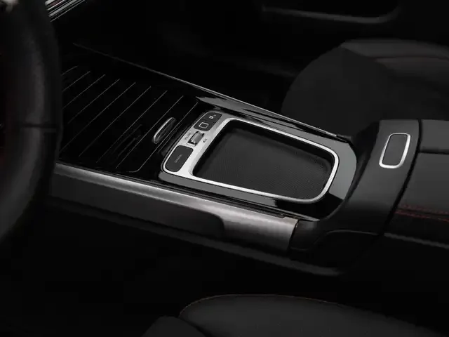 Mercedes-Benz EQB 300