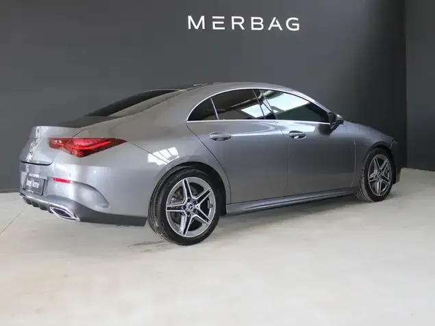 Mercedes-Benz CLA 200