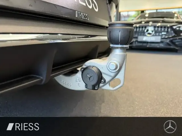 Mercedes-Benz CLE 200