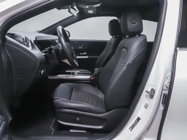 Mercedes-Benz EQA 300