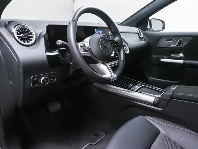 Mercedes-Benz EQA 300