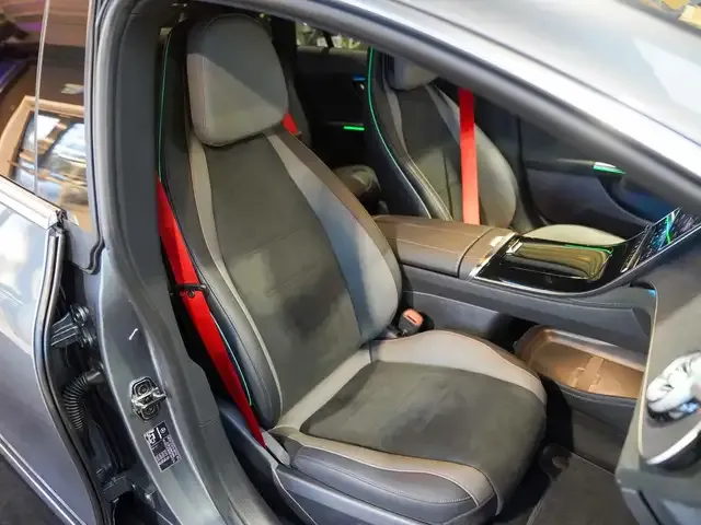 Mercedes-Benz EQE 43