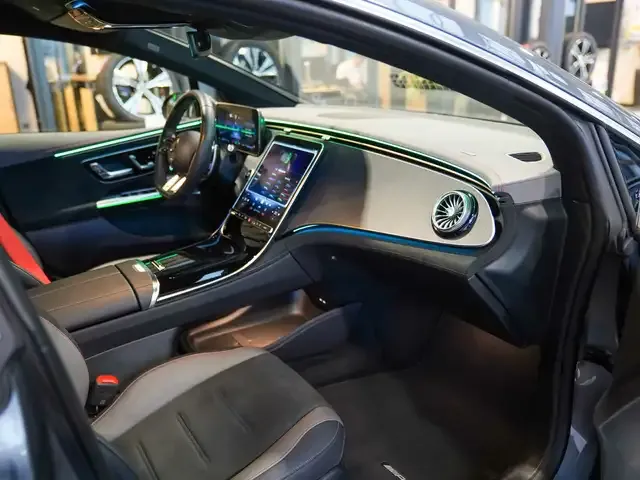 Mercedes-Benz EQE 43