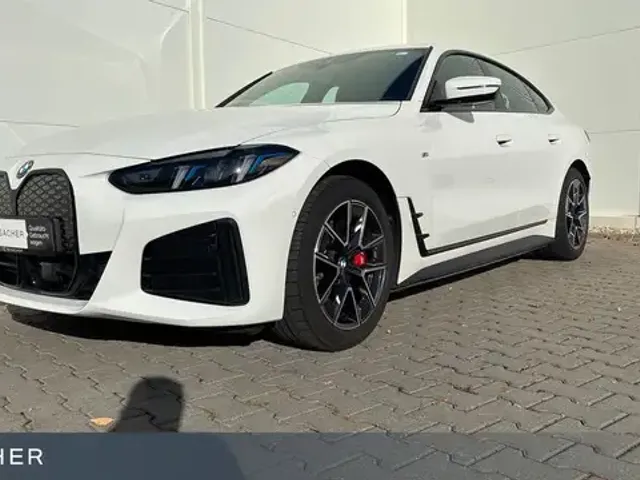 BMW i4
