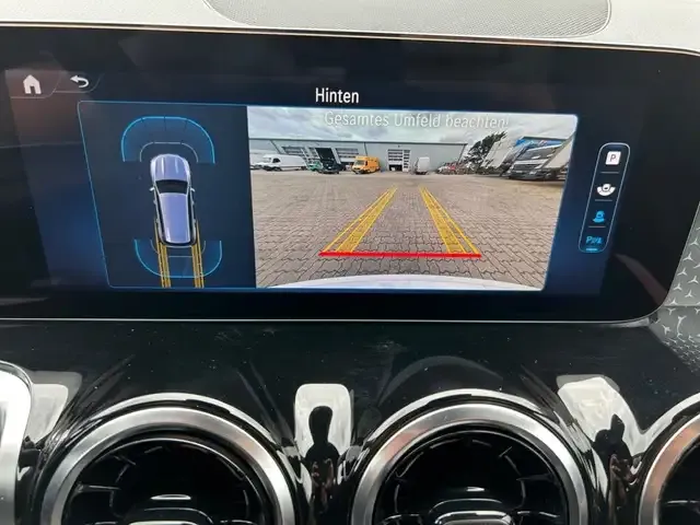 Mercedes-Benz GLB 200