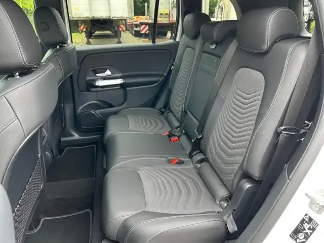 Mercedes-Benz GLB 200