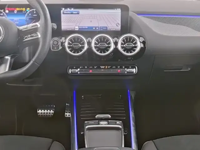 Mercedes-Benz B 220