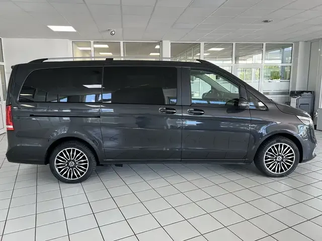 Mercedes-Benz V 250