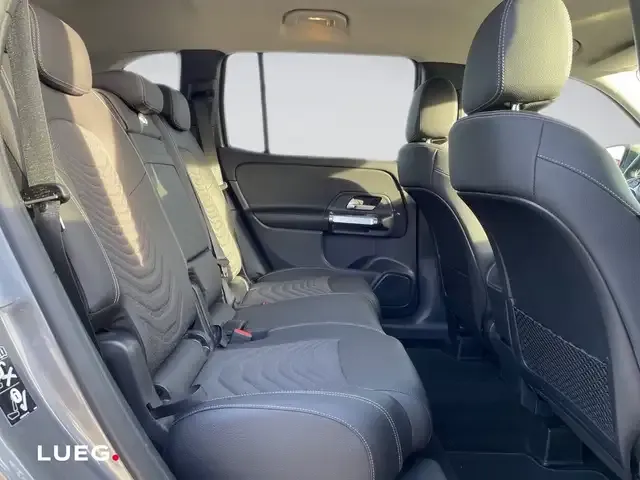 Mercedes-Benz GLB 180