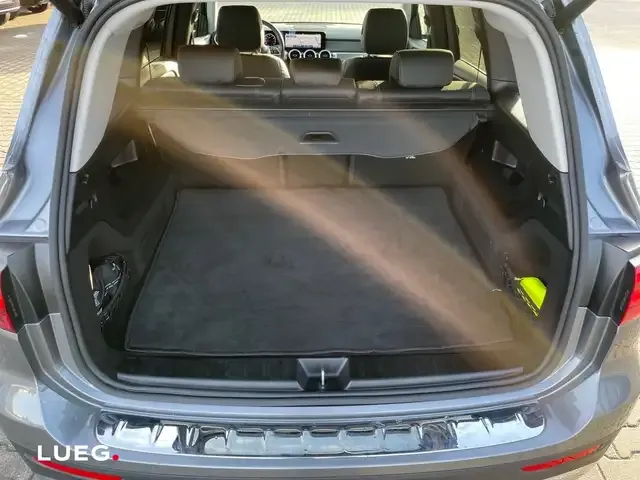 Mercedes-Benz GLB 180