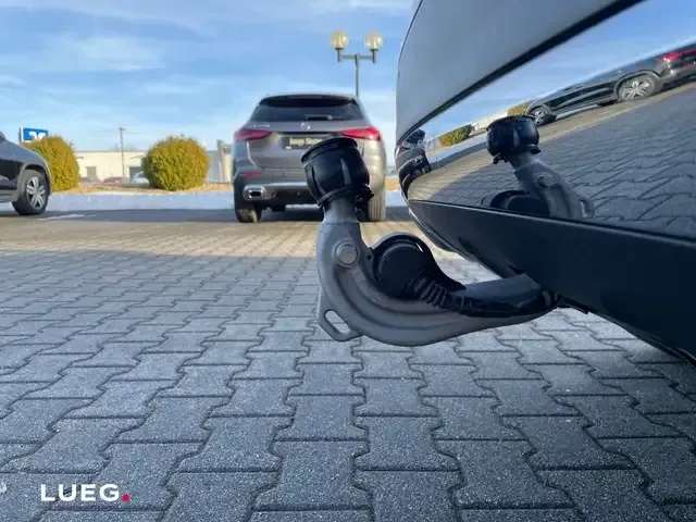 Mercedes-Benz GLB 180