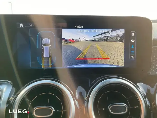 Mercedes-Benz GLB 180