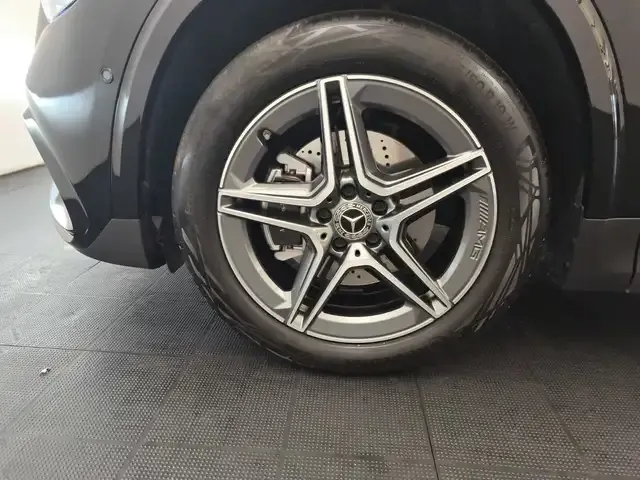Mercedes-Benz GLA 180