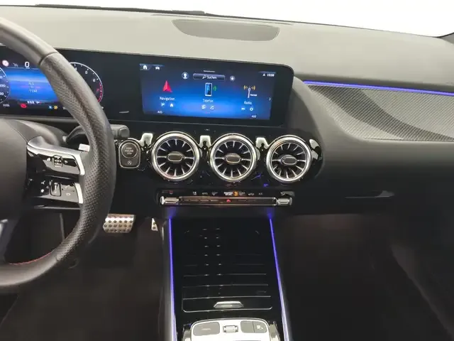 Mercedes-Benz GLA 180