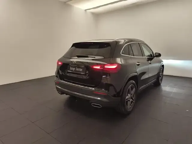 Mercedes-Benz GLA 180