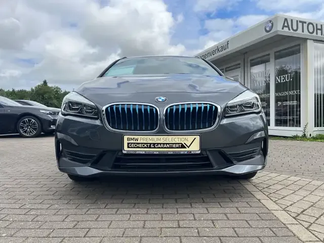 BMW 225