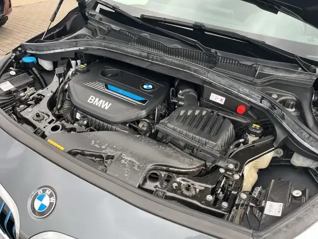 BMW 225