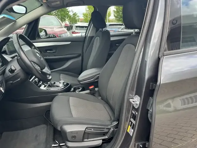 BMW 225
