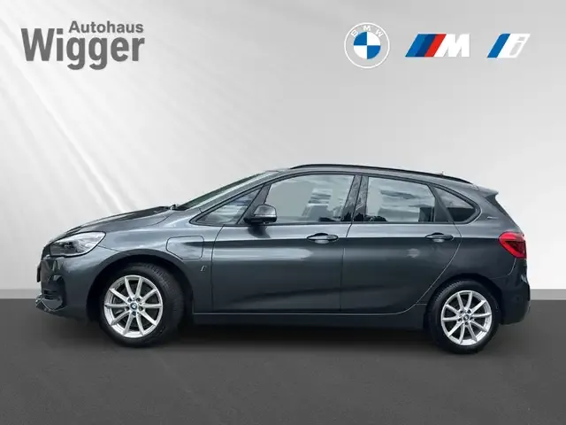 BMW 225