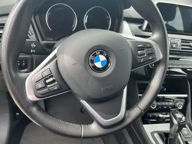 BMW 225