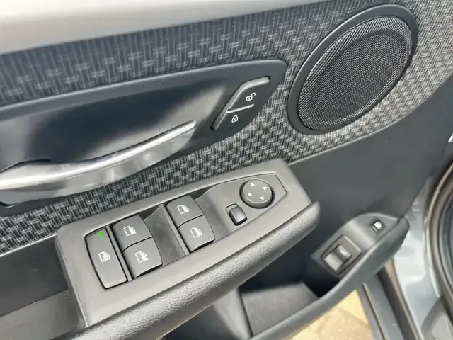 BMW 225
