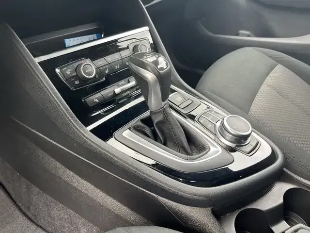 BMW 225