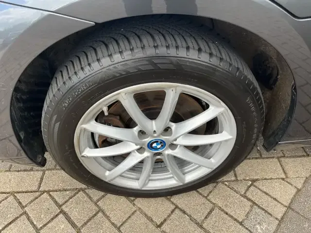 BMW 225