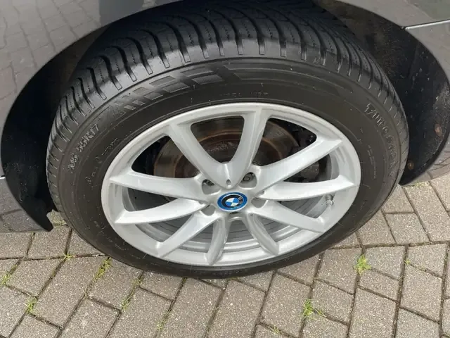 BMW 225