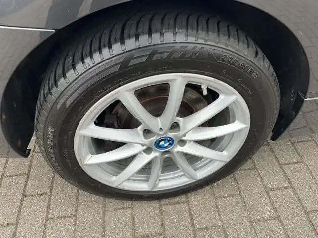 BMW 225