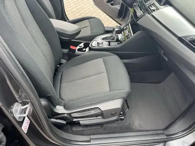 BMW 225