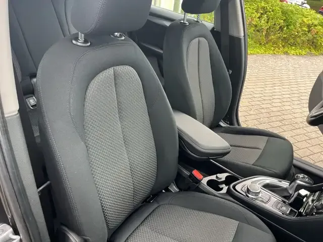 BMW 225