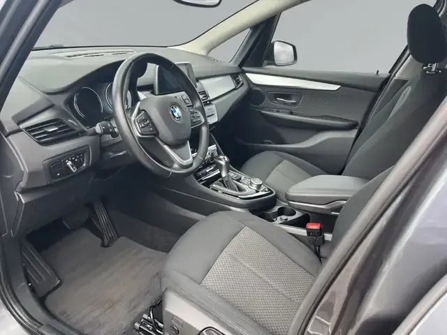BMW 225