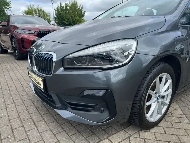 BMW 225