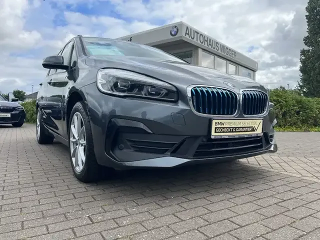 BMW 225