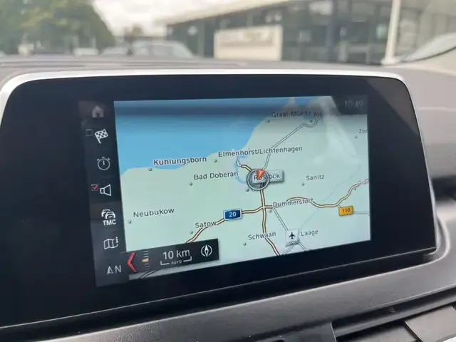 BMW 225