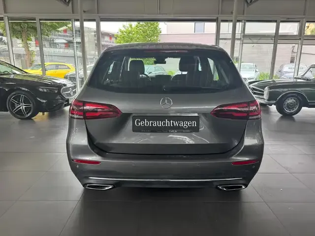 Mercedes-Benz B 200