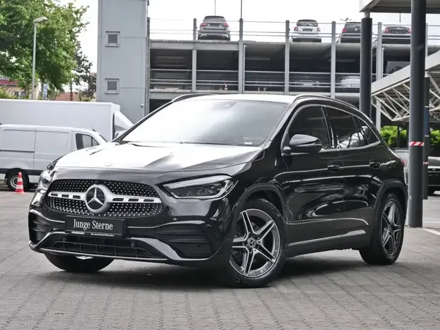 Mercedes-Benz GLA 220