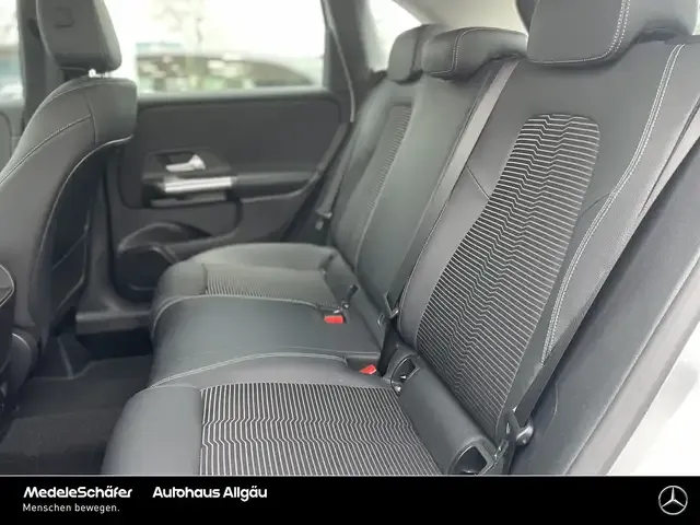 Mercedes-Benz B 220
